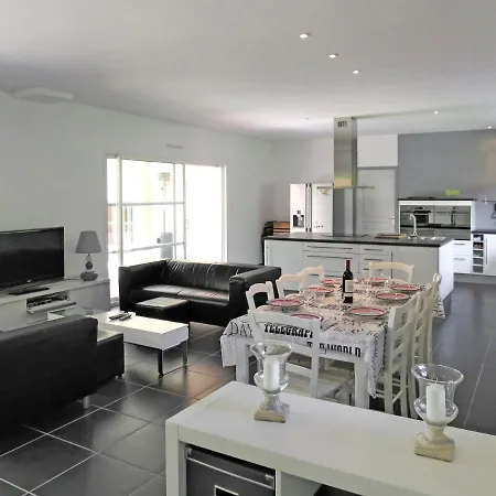 Eugenie - Ghp190 By Interhome